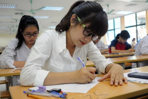 ác đại học top dưới nếu không có đề án tuyển sinh riêng công bố trước 31/10 thì khi thiếu nguồn tuyển không được phép gửi giấy báo cho thí sinh thi tại cụm thi do Sở Giáo dục chủ trì